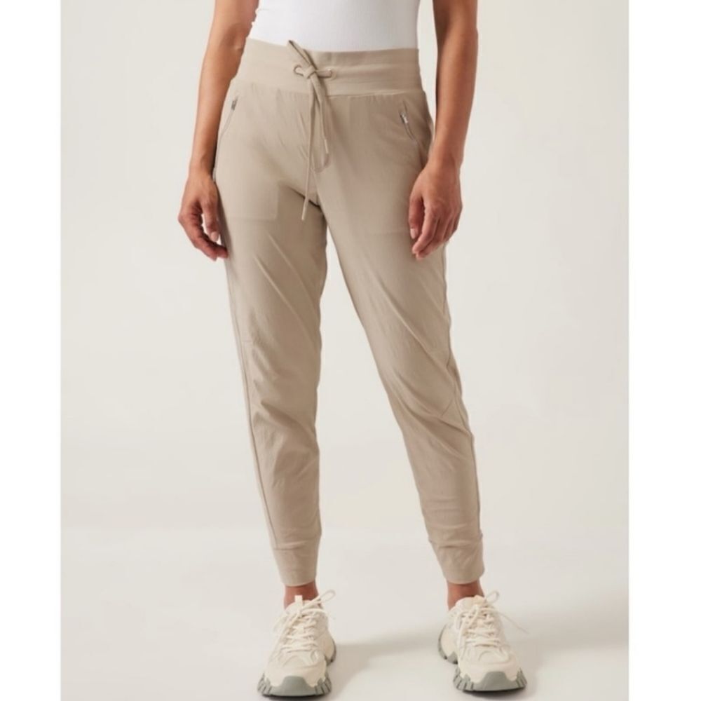Athleta 26 Trekkie North Jogger New